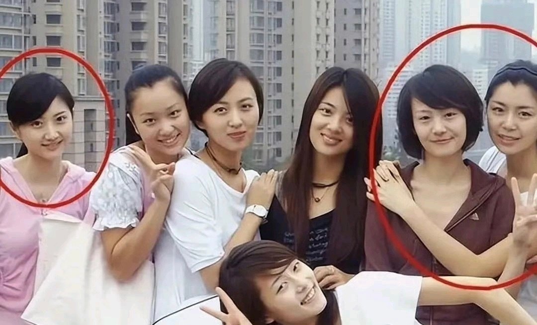 冷知识，她俩是同班同学 ​