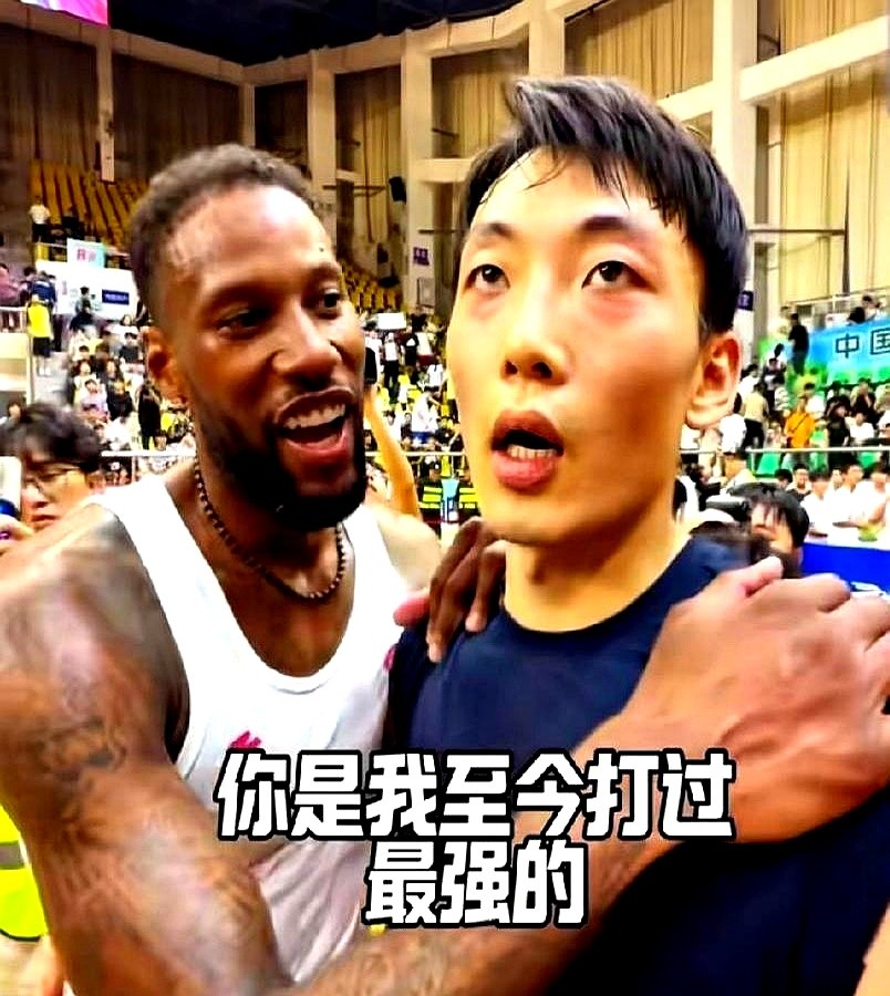 打伦纳德输了65分，打威姆斯只输7分。

白晶一天两练、苦磕5小时运球，遇上伦纳德221公分的臂展罩下来，连出手机会都找不到。这是纯粹的物理碾压，你再拼命，在绝对天赋面前都是徒劳。

但碰上打节奏和对抗的威姆斯，白晶末节死咬硬顶，把比分硬生生啃成94比101。赛后威姆斯夸他是“最强街球手”。

差距