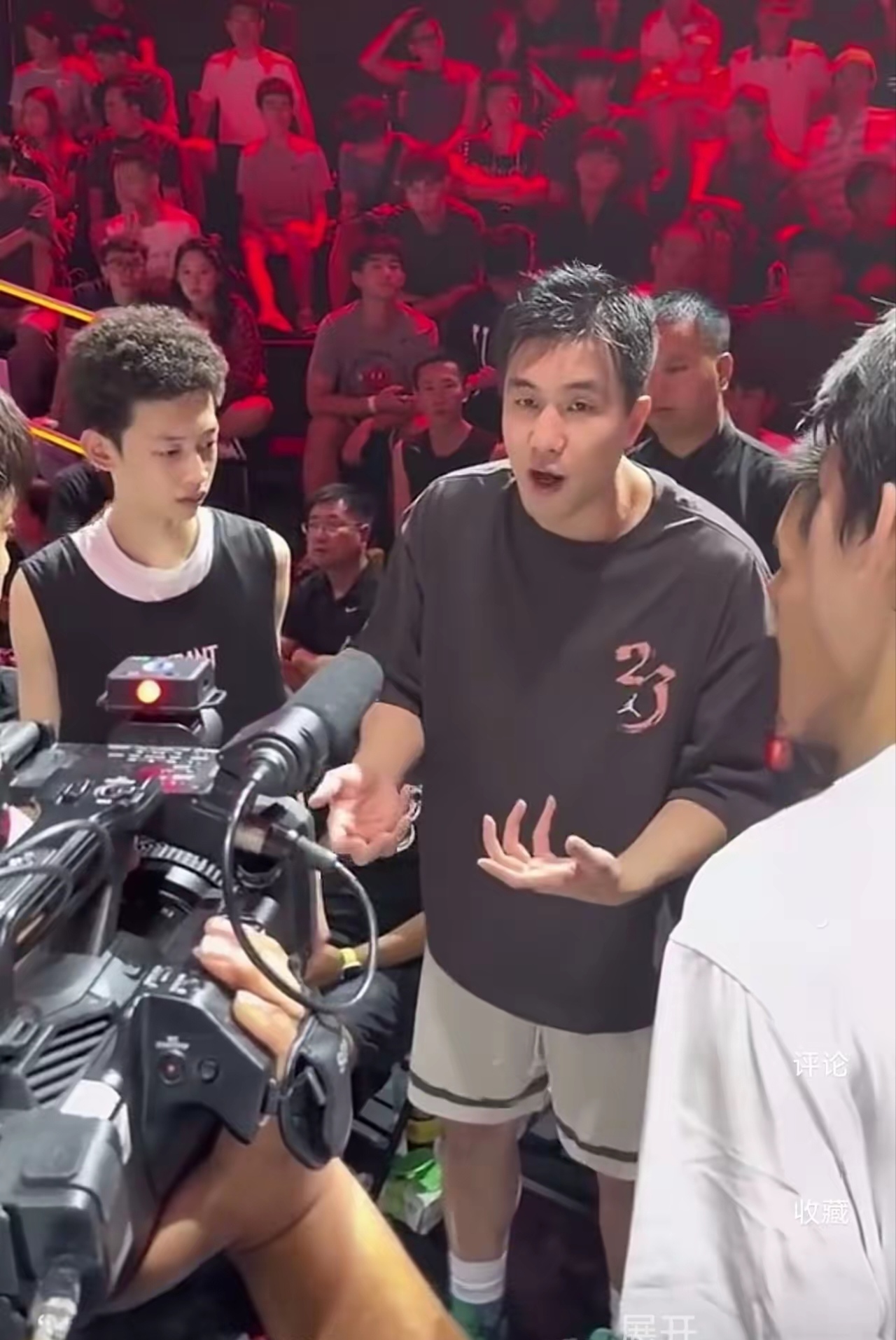郭艾伦这一路走来，真的不容易。
 巅峰时期，他是中国男篮最有冲击力的后卫之一，突