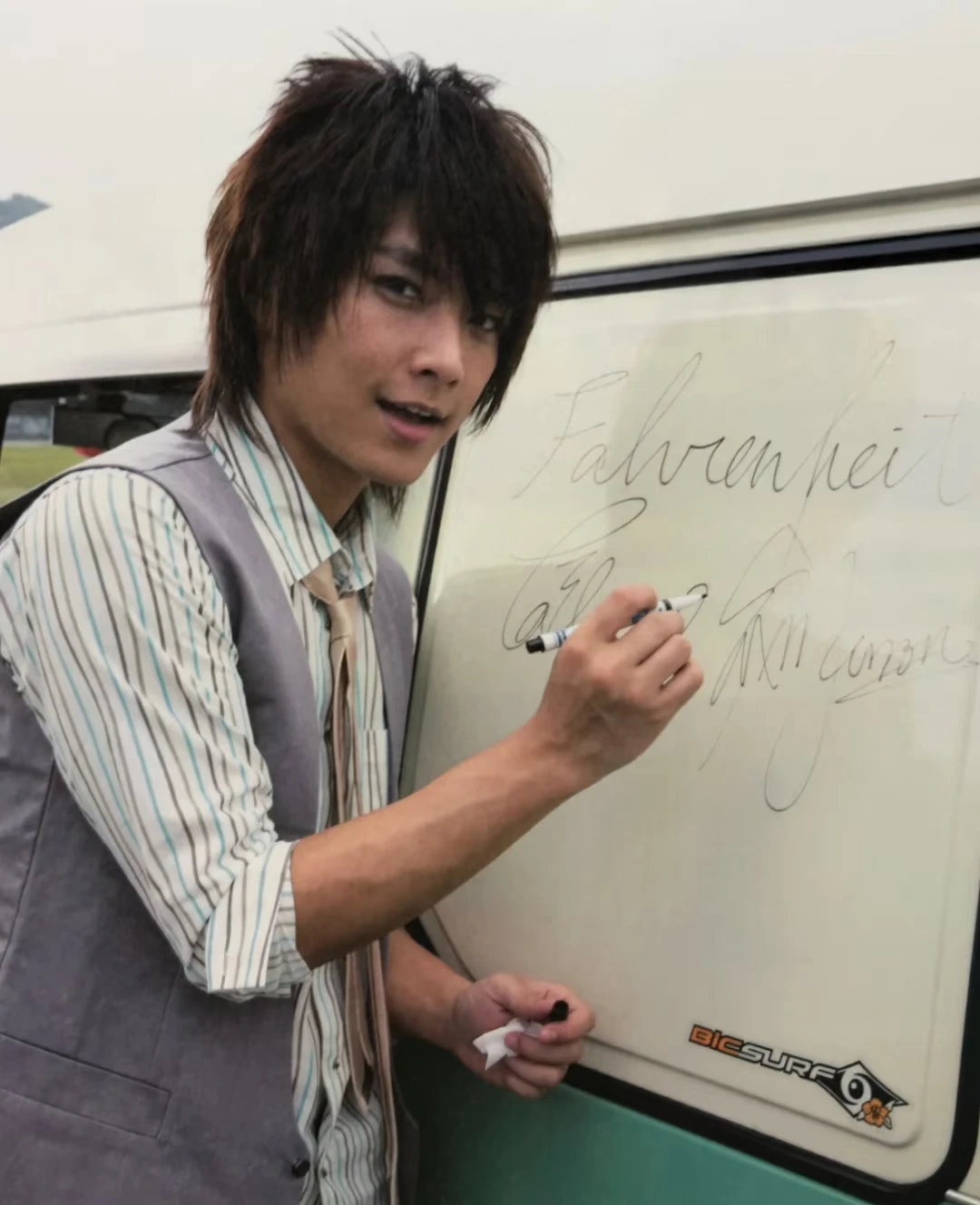 #炎亚纶[超话]# 天上掉下个小霖霖 ☺️ ​