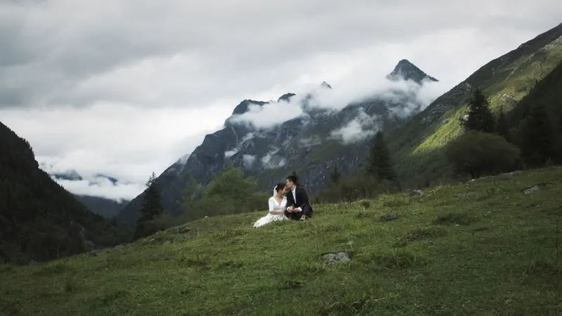 女人就得会撒娇， 这样日子不枯燥。 老公没心往外跑， 夫妻恩爱没烦恼