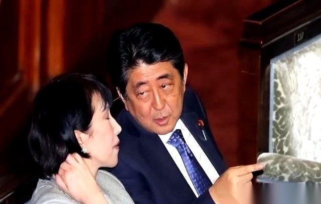 日本政界有人发表了涉台错误言论，日本的防务投入也在持续增加。
美国、欧洲、印度、俄罗斯、东盟、朝鲜、韩国、以色列这整整一圈看客，全都在等着中日开战鼓掌。
“一带一路”建设在周边国家的经贸联系和港口投资接下来还得防着这些大国博弈的算计。
你看这事儿多荒唐。东亚海域随便一点风吹草动，外面那群人比谁都兴奋