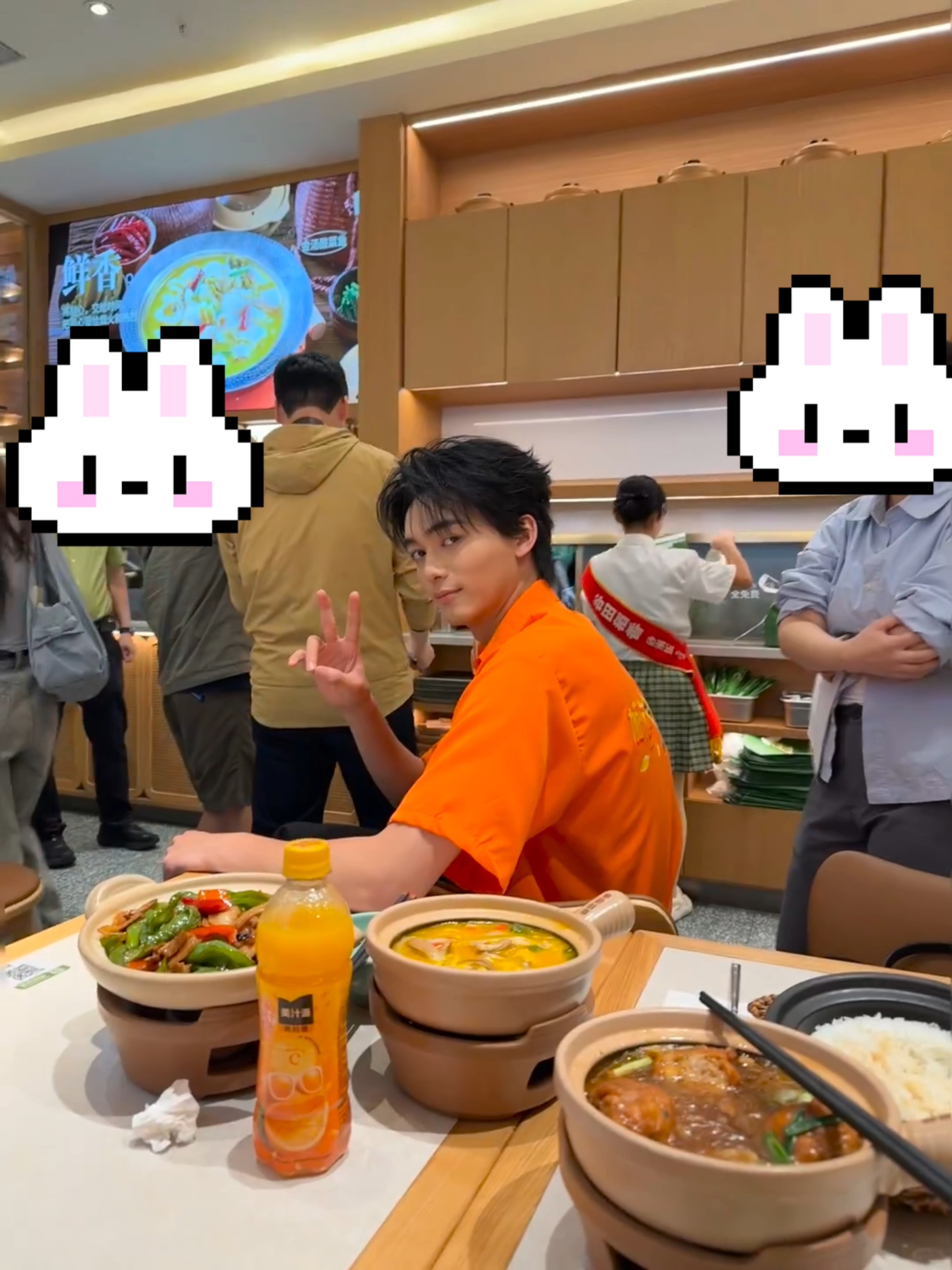 260913 骑手小呈上班记🛵🍊📝

  1️⃣上班准备
  2️⃣委屈
  3️⃣对视
  4️⃣渐渐远去
  5️⃣很着急
  6️⃣热心骑手张先生
  7️⃣好萌  ​