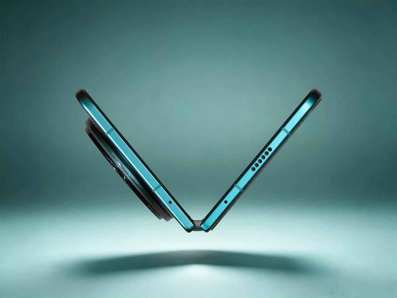 vivo X Fold6蓝洞图赏，这个调色太美了，质感在线，高级感拉满，大家觉得怎么样 ​