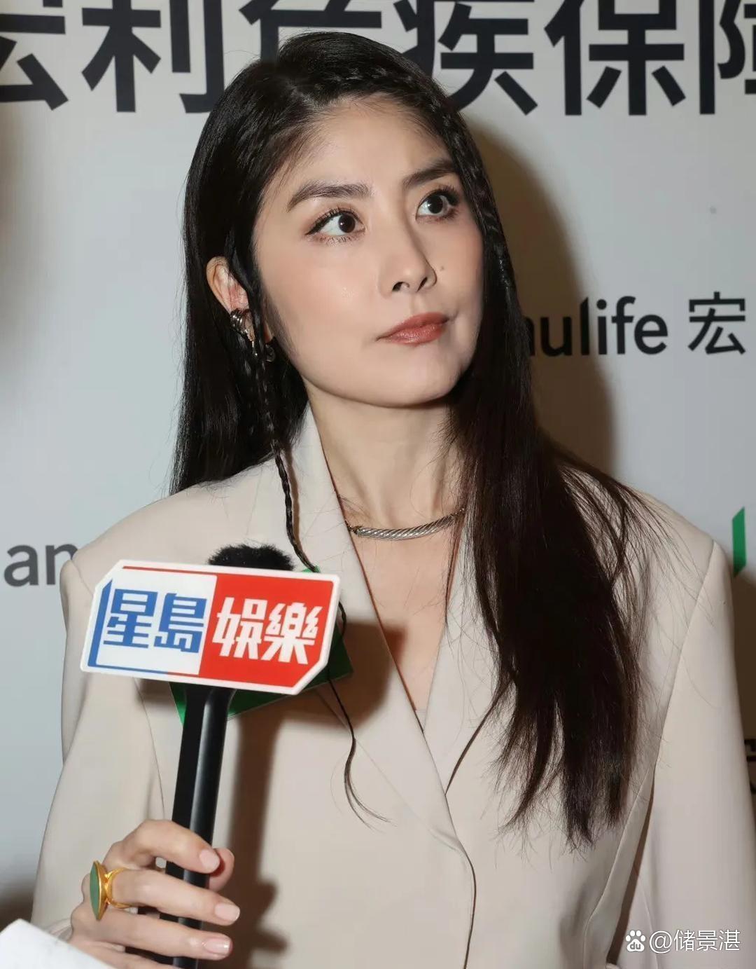 陈慧琳出席活动，51岁状态也太能打了！依旧青春感满满，魅力一点不减。 ​