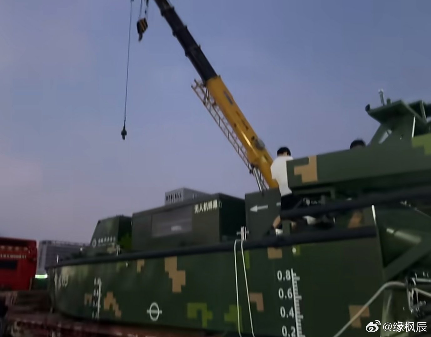 无人艇搭载无人机蜂巢！网图！侵删！ ​
