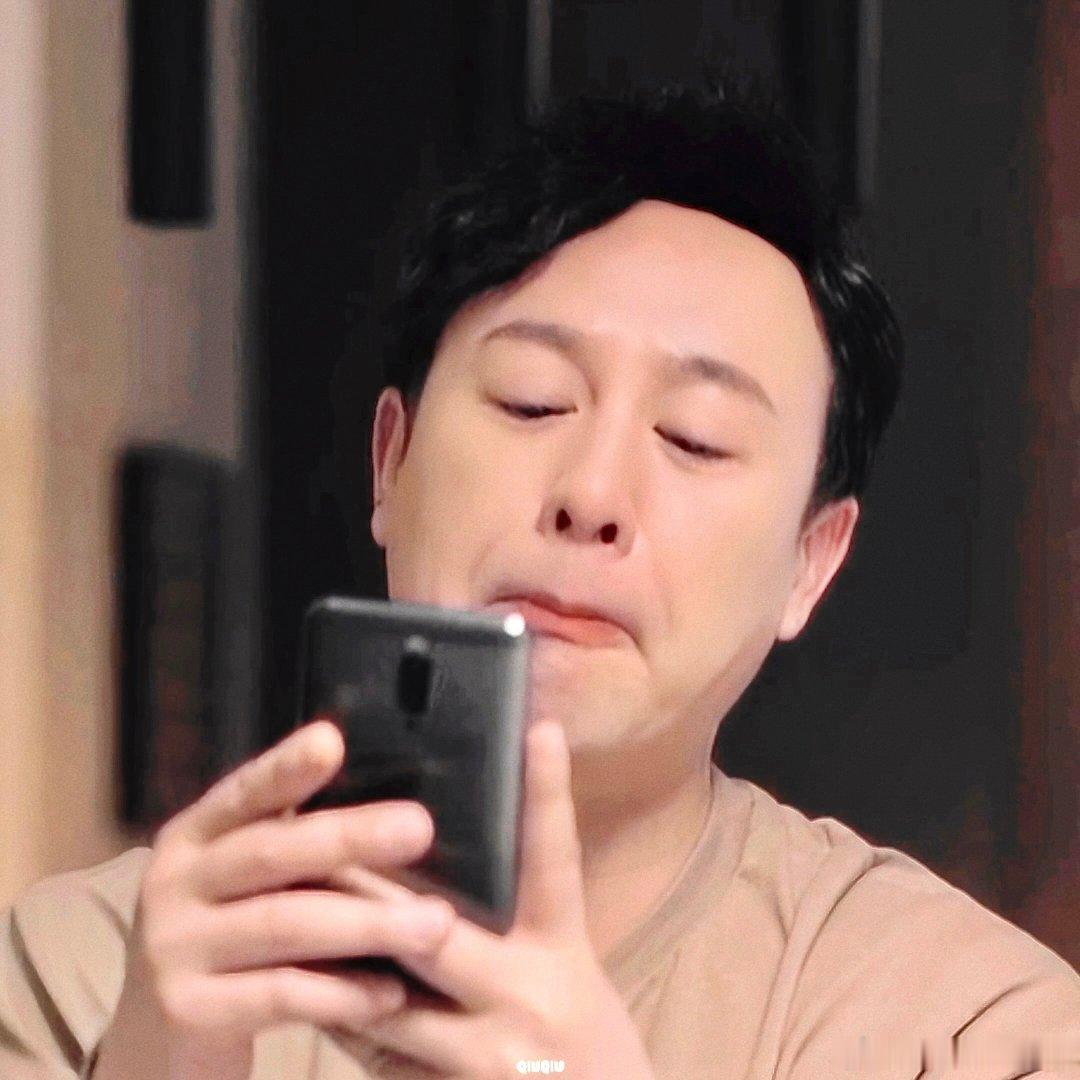 #张颂文[超话]# 好萌的展宝[偷乐] ​