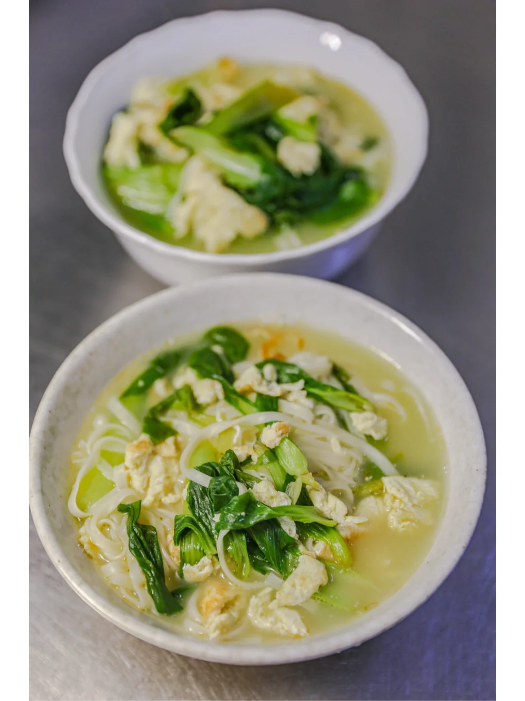 坚持做1000种面不重样（175）鸡蛋蔬菜热汤面