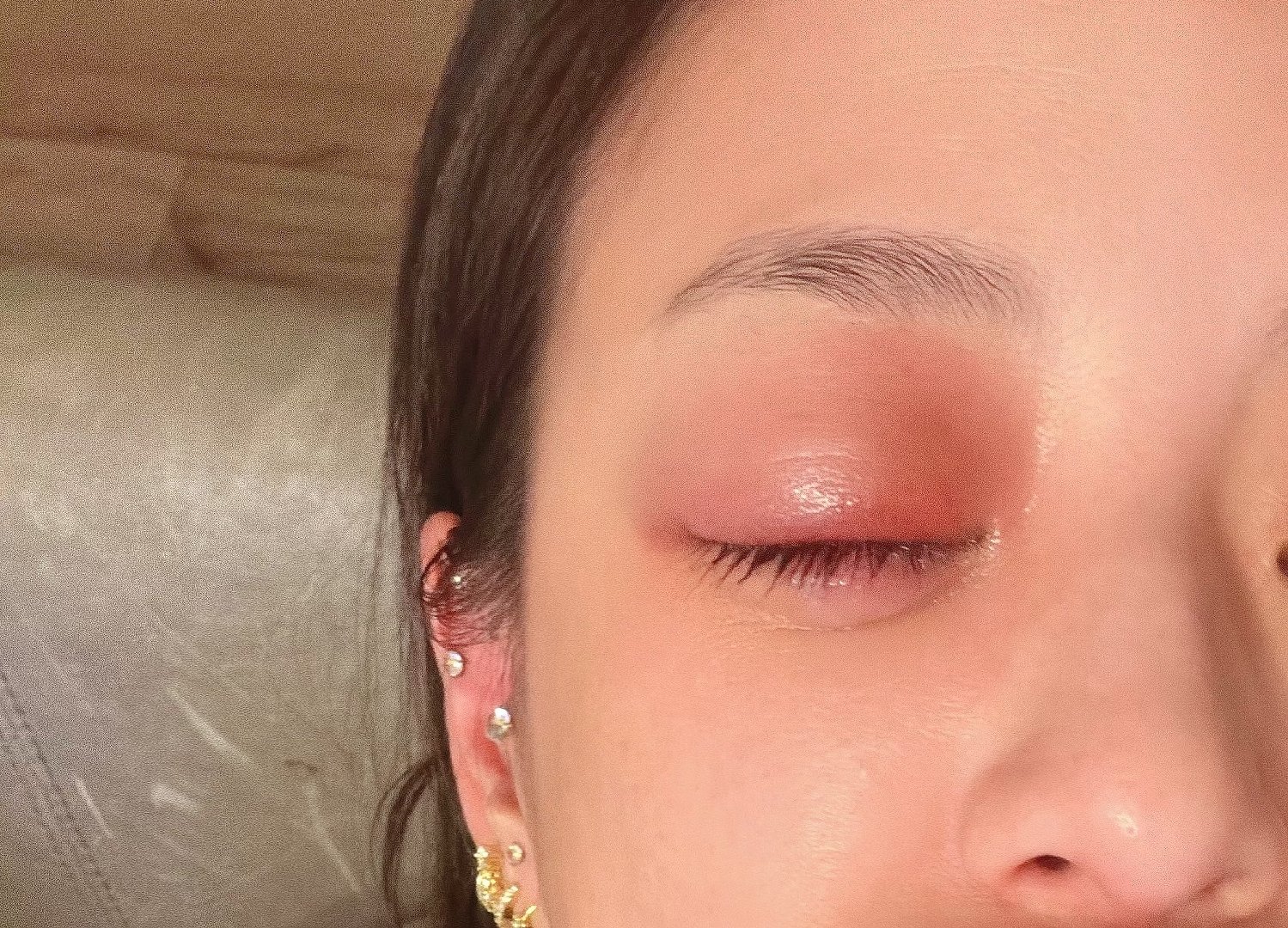 #江语晨[超话]#  眼睛腫了一個禮拜，變得很像卡通人物👽 ​