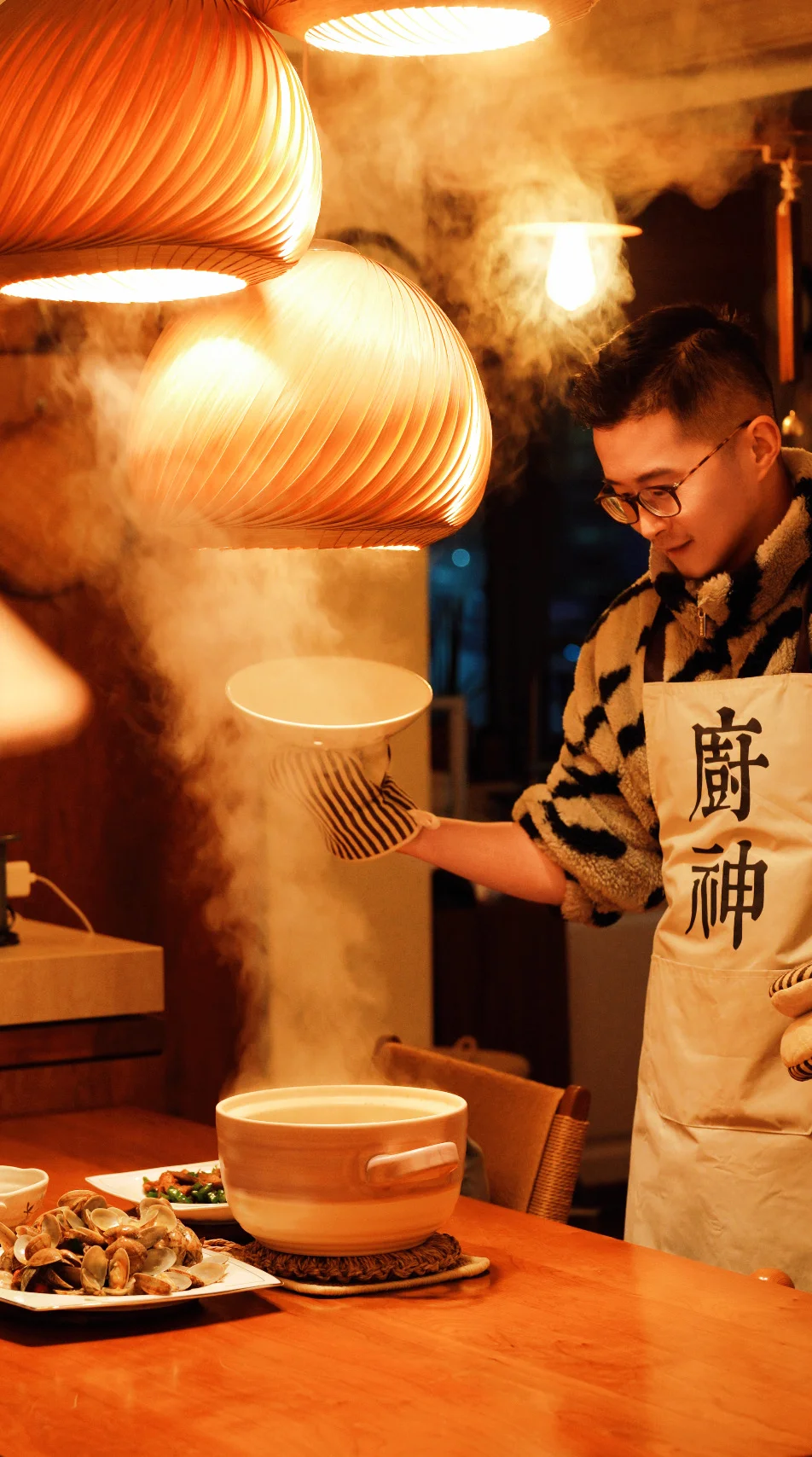 慢慢来，好戏都在烟火里，等春风得意时间嘉许