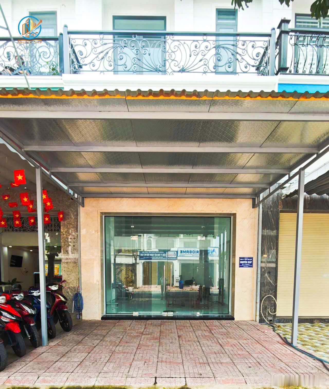 元甲正式落地胡志明｜开设胡志明市办公分公司
元甲正式开设胡志明市办公分公司。也是服务网络向南部延伸的关键一步。

关于元甲
元甲成立于2014年，深耕越南工业地产十余年，专注服务中国制造企业出海落地。业务覆盖工业地产、园区招商、厂房定制、企业落地服务。累计服务企业500+，合作园区110+，累计 ​