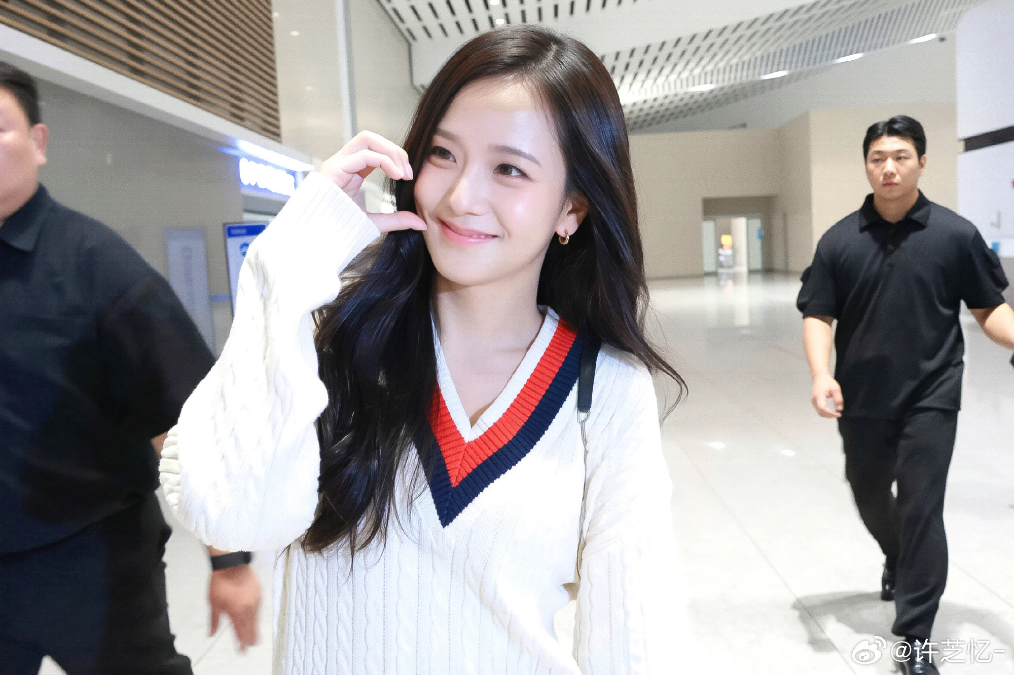 #kimjisoo[超话]#[给你小心心]#金智秀[超话]#
拟似早期
​