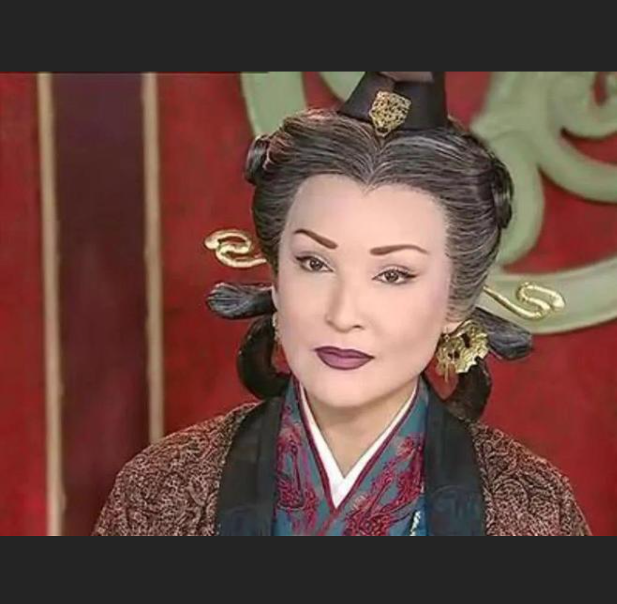 从宫女到大汉最强太后：窦漪房的“忍”字诀，如何让她掌控三代帝王？

提起中国古代政治舞台上的“狠角色”，人们最先想到的往往是武则天、吕后和慈禧太后。她们手握权柄，威仪赫赫，以雷霆手段著称于世。

然而，若论“隐忍”的段位与“布局”的深谋远虑，一位常被低估的女性，其成就实则不遑多让。她出身寒微