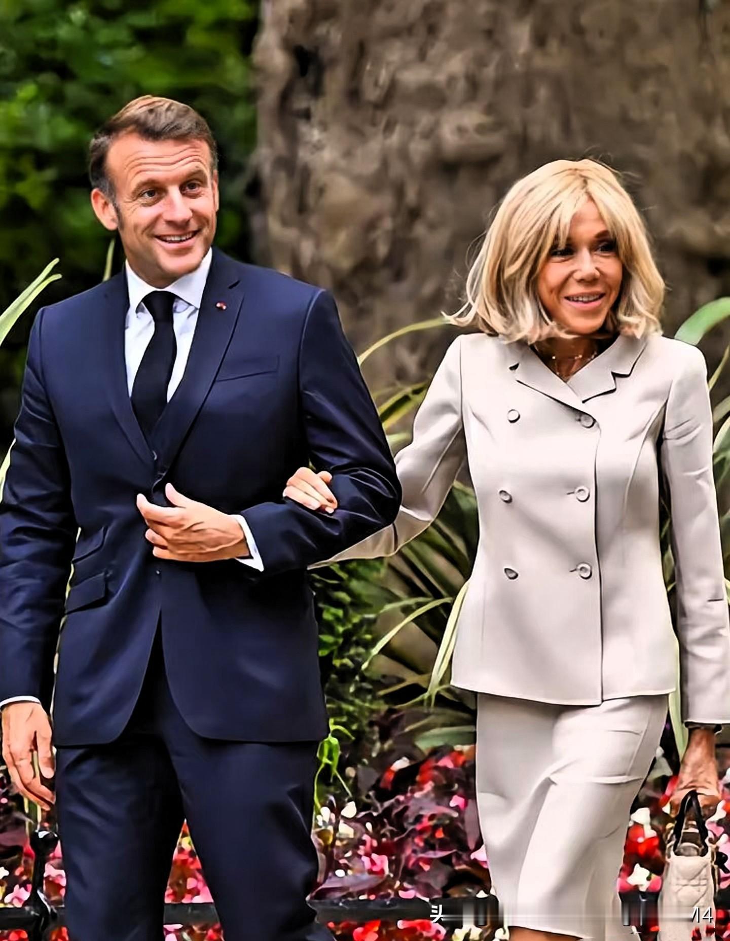 一觉醒来 全国网友都在为这对跨国情侣沸腾！ 马克龙夫妇此次访华，凭公然...