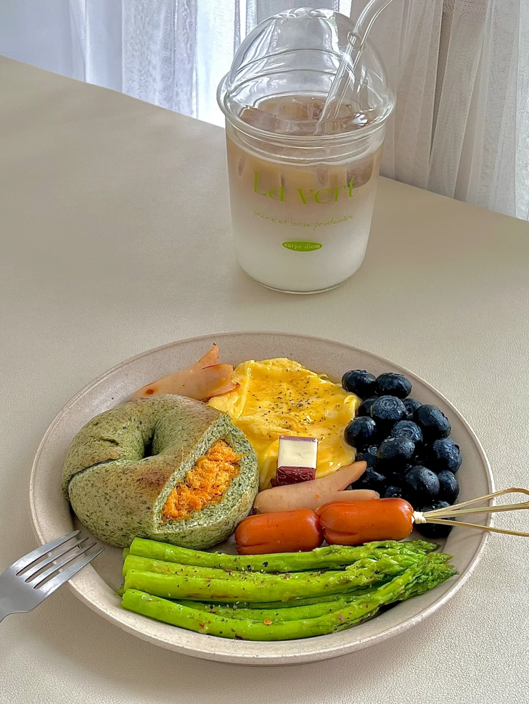 ☀️工作日早餐｜海苔肉松贝果的一盘端早餐盘