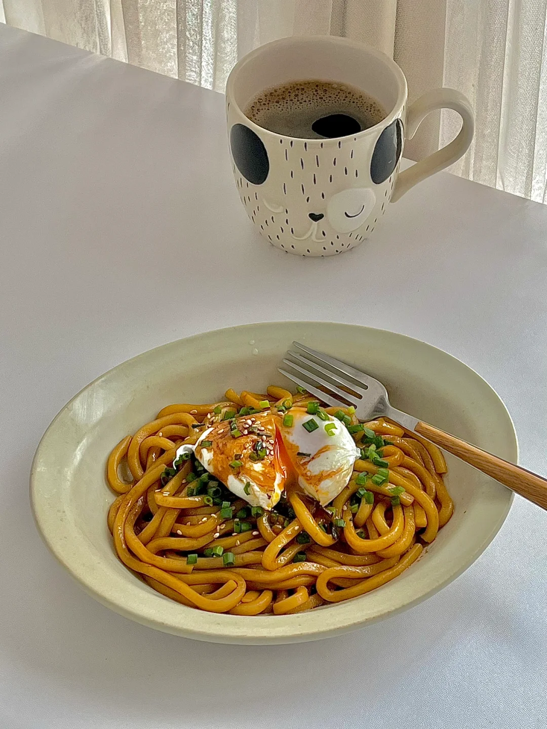 ☀️周末的早午餐｜葱香浓郁的葱油拌乌冬面😋