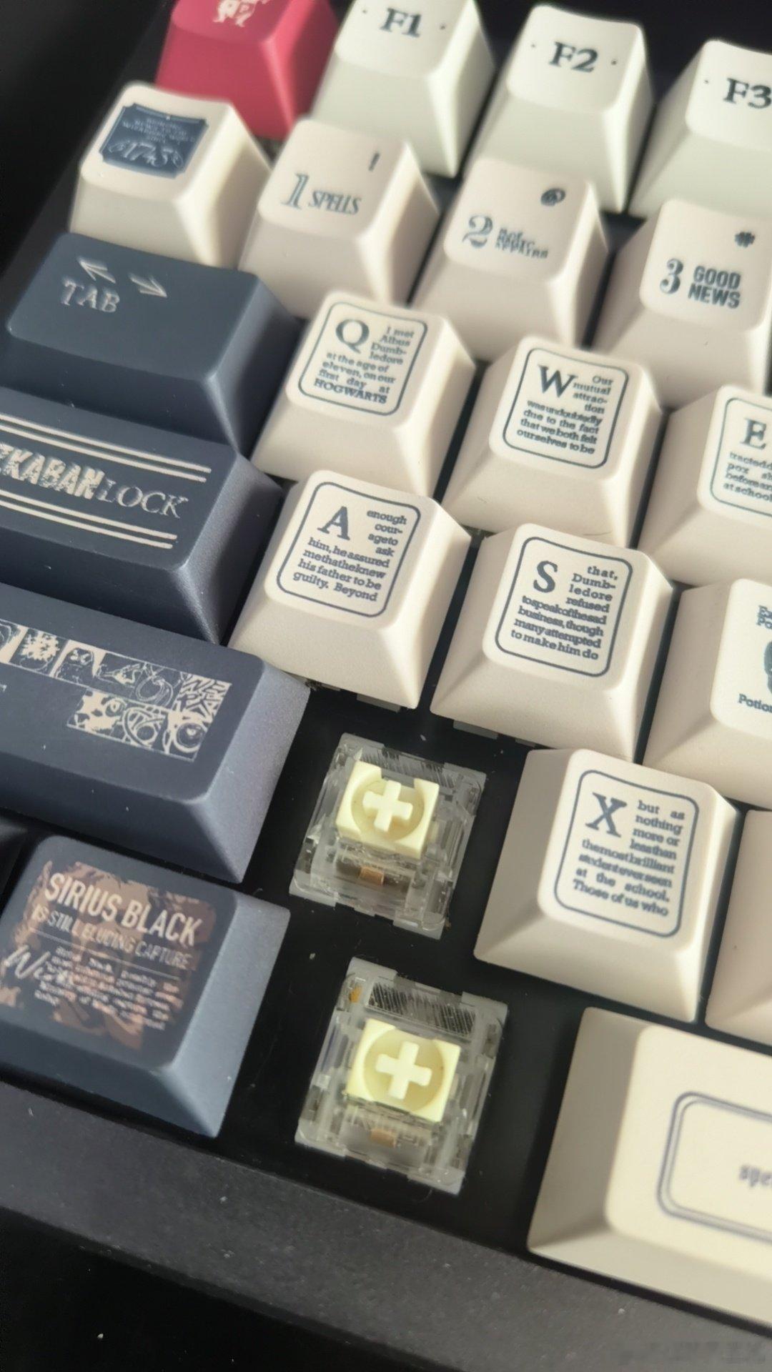 干活实在干不动的时候，就抠个键帽清洗一下#生活手记# ​