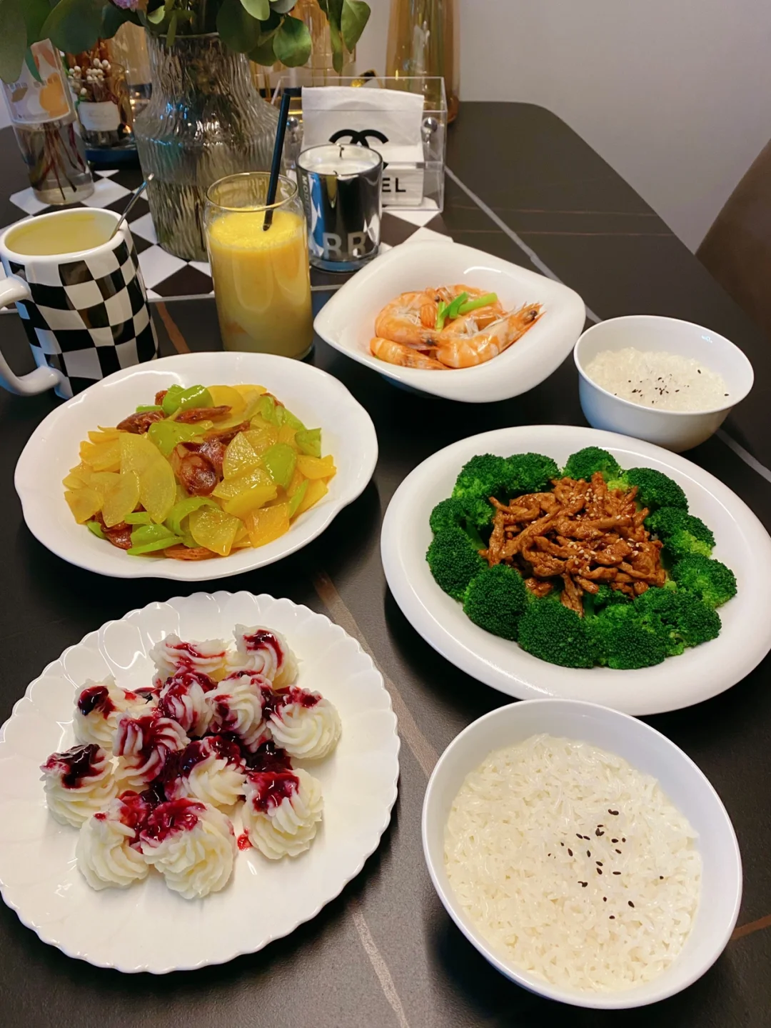 晚餐打卡／蓝莓山药／白灼虾