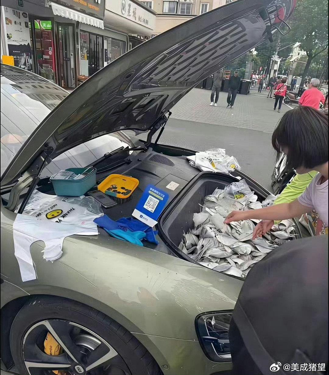 雷军要是看到这一幕，也欣慰了吧，终于有人懂他了 ​