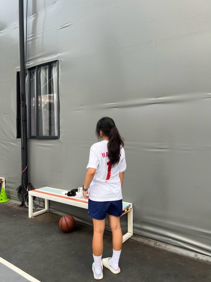 #哈登#哈登T恤#打篮球的女生#篮球女孩 骑士哈登T恤上身 ​