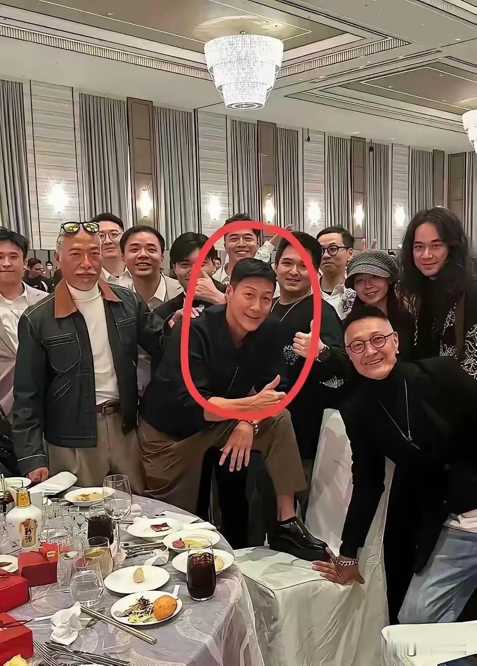 人家是四大天王之一黎明，不但歌唱得好，演戏也好