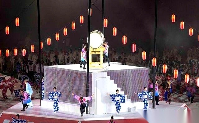 2026年爱知·名古屋亚运会一闭幕，部分舆论就把日本人拿的银牌和铜牌总数第一吹上了天。
而真正的金牌榜第一是中国代表团，这趟一共拿下了169枚金牌和341枚总奖牌。
东道主拿下的83枚金牌背后，游泳、柔道和田径这些强势项目的后续投入依然需要面对现实的衡量。
比赛没拿到第一，换个对自己有利的算法夸夸自