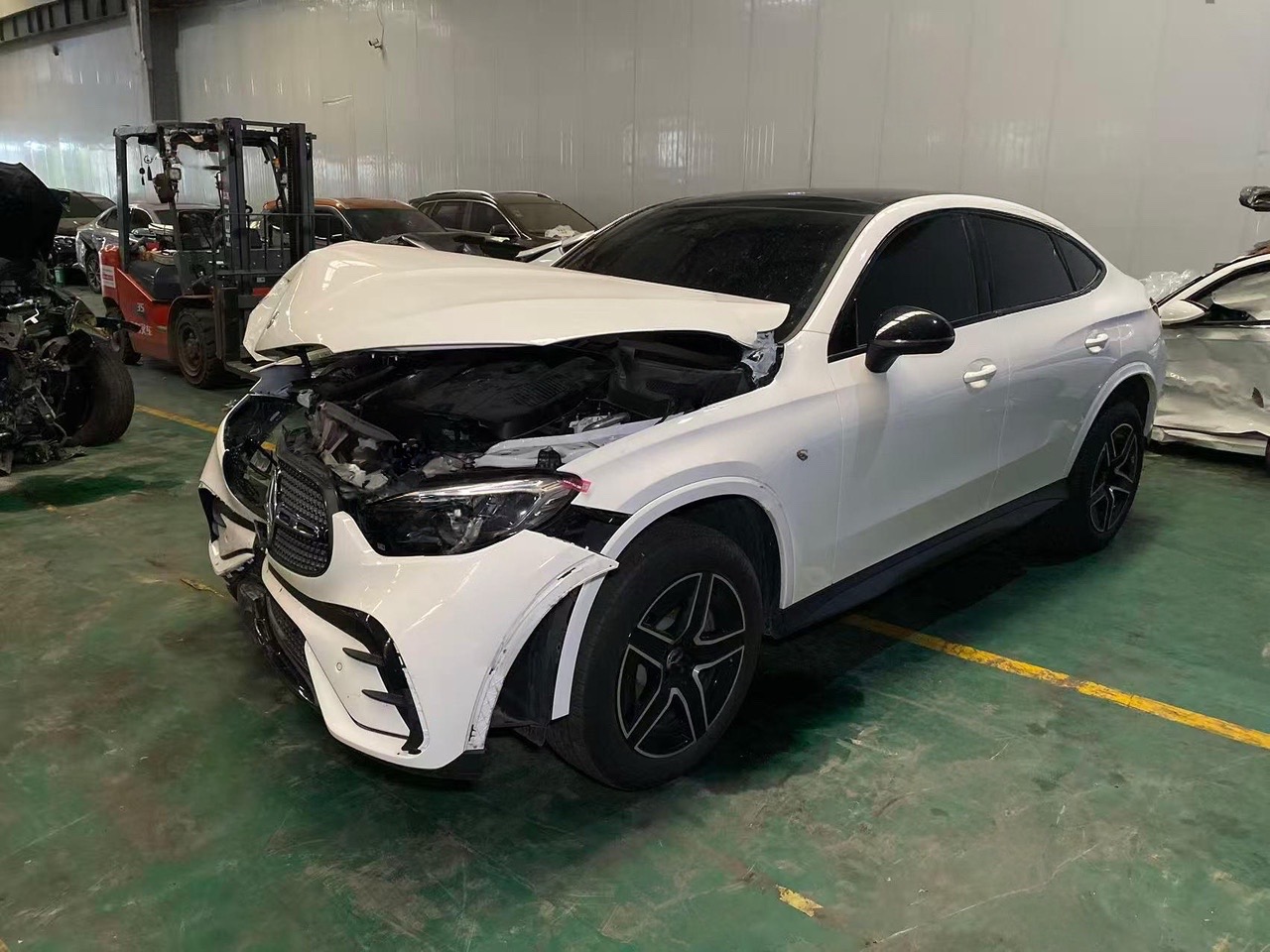 2024款奔驰GLC260奔驰glc260 奔驰事故车 汽车事故车鉴定 修理厂