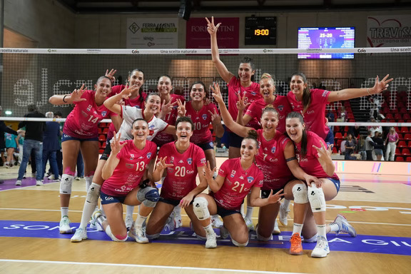 意大利女排联赛塔尔马森斯3-1库内奥