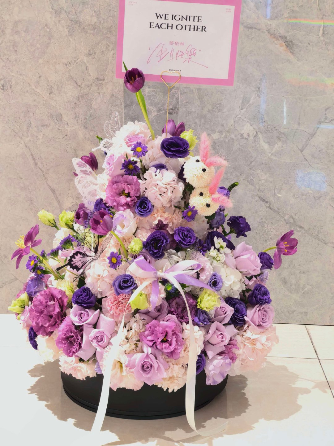 #蔡依林[超话]##蔡依林915生日快乐# 
WE IGNITE EACH OTHER
💖🎂💖
相遇时花火闪耀彼此 照亮又一年陪伴
预祝Mommy生日快乐 ​
