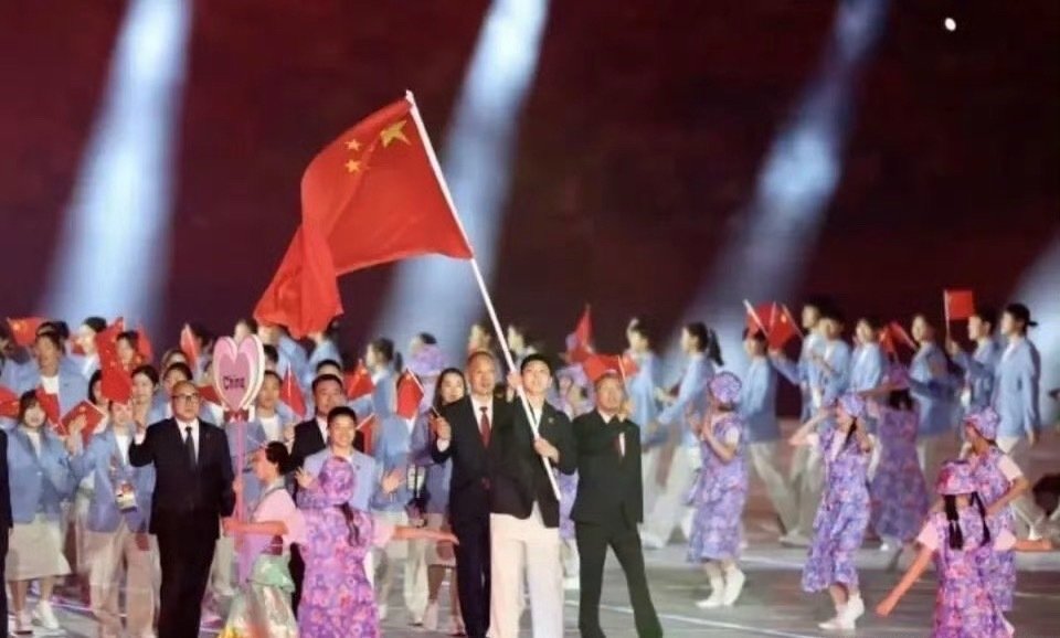 #中国澳门代表团夺得亚运首金##中国澳门选手邝子轩夺得金牌# 2026名古屋亚运会武术男子长拳比赛结束，中国澳门选手邝子轩夺得金牌，这是名古屋亚运会中国澳门代表团首枚金牌！ ​​​