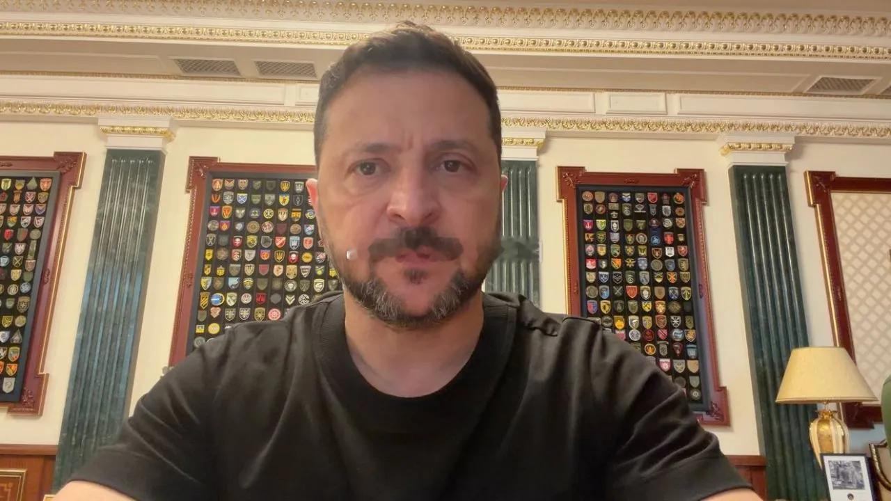 泽连斯基：

我刚刚与美国总统的特使进行了通话。他们今天已经开始与俄罗斯方面进行工作。从这次通话开始，我们准备在涉及谈判的城市方面停止空中打击。从现在开始，到本周六结束，以及周日和周一，乌克兰准备避免对莫斯科的袭击，我们希望俄罗斯方面也能对基辅采取同样的行动。

在外交方面，我们的行 ​
