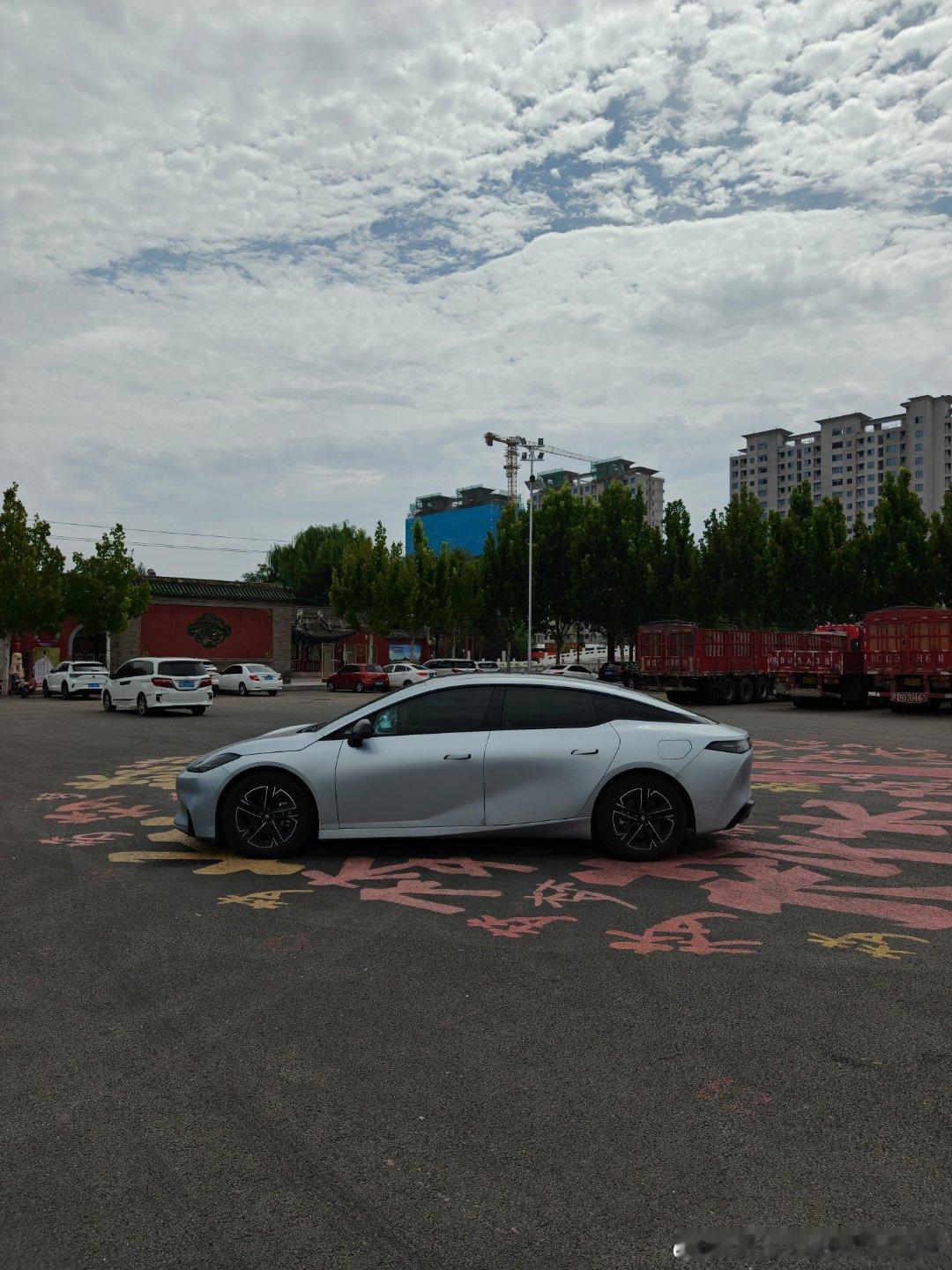 #好友玩昊车##广汽昊铂##昊铂开学出行季##开学第一天##神兽归笼#
开学季亲子出行少不了昊铂相伴✨。接送孩子往返兴趣班，周末顺路奔赴公园短途游玩。大空间乘坐舒适，行车安静安稳，一路守护孩子欢声笑语，记录下平凡日子里满满的家庭温暖。 ​