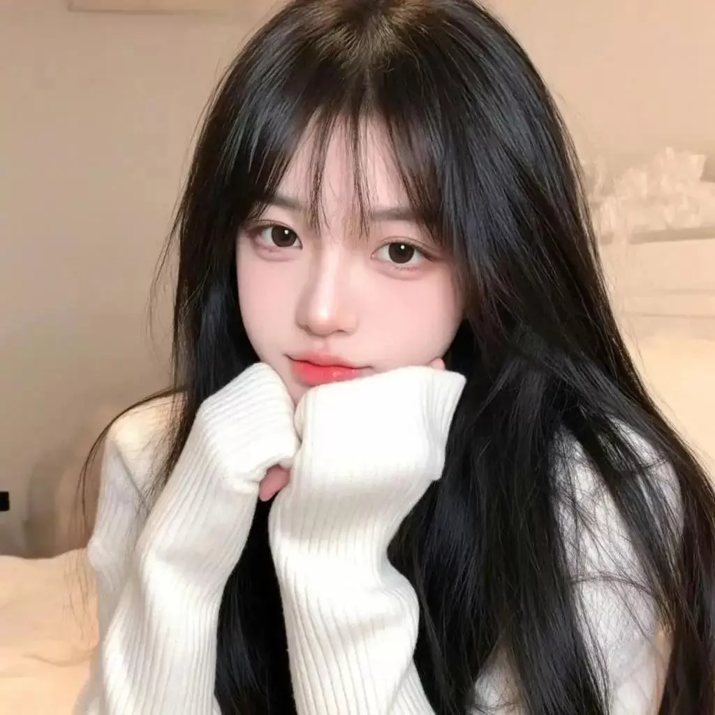 甜美少女，温暖微笑，温柔如水。