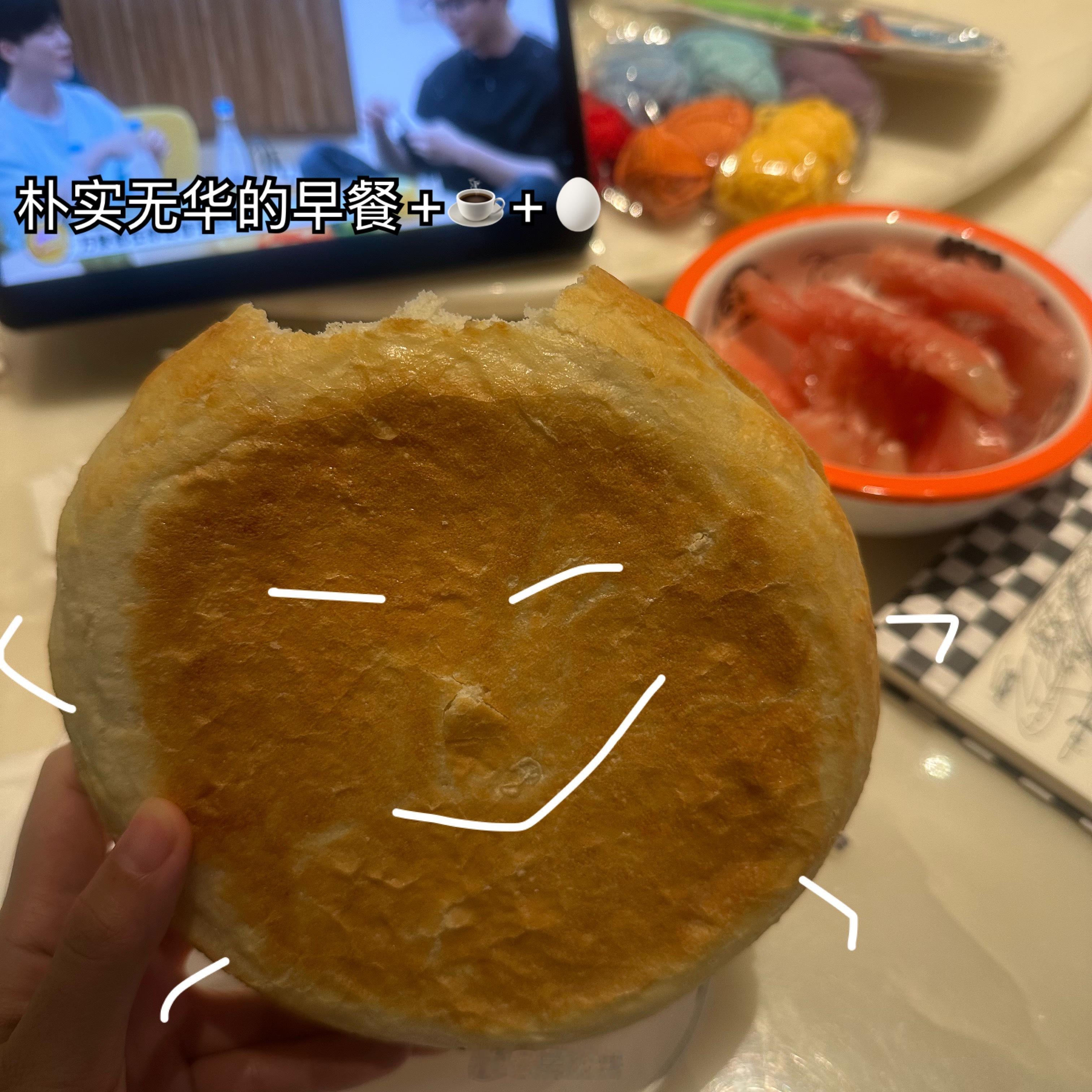 十一后的园博园，像一个冷宫。不过遇到了木墨，逛了整整两小时。昨天步数一万五。看来长时间不走真的会退步的。以前一万五没啥太大感觉，现在有点累蒙了。