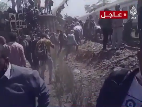 埃及兩列火車相撞已致36人死亡77人受傷 當地媒體稱可能人為破壞所致-圖2