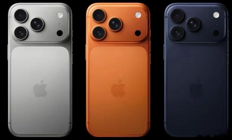 #iPhone18系列中美价差三大原因#你以为苹果在中美港三地拉出近2000元的价差，是在按“当地消费承受力”分蛋糕——错了。这次真正驱动定价的，是供应链上游一场极其残酷的产能挤兑。iPhone 18 Pro 256GB 在美国税前卖8046元，香港折算约8985元，内地直接标到9999元。
拉开差距的核心推手，不是跨市场的 ​
