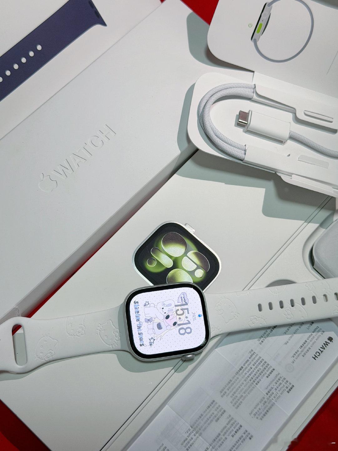 都说幸福来得太迟 原来是男朋友送的Apple
Watch ​