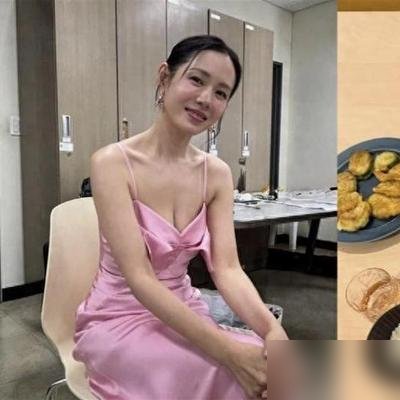 一桌子菜摆出来，孙艺珍给玄彬和3岁儿子做的饭，网友全盯着那个饭量看。
烤鱼、沙拉、煎饼，还有亲手卷的牛肉紫菜饭卷。卖相干净，摆盘讲究，一看就是花了心思的。但镜头一拉近，那碗米饭小得跟鸟食似的。
有人夸贤惠，有人直接懵了：这够塞牙缝吗？
可你再想想，她刚靠《挑情丑闻》杀回来，23年没碰古装，一上