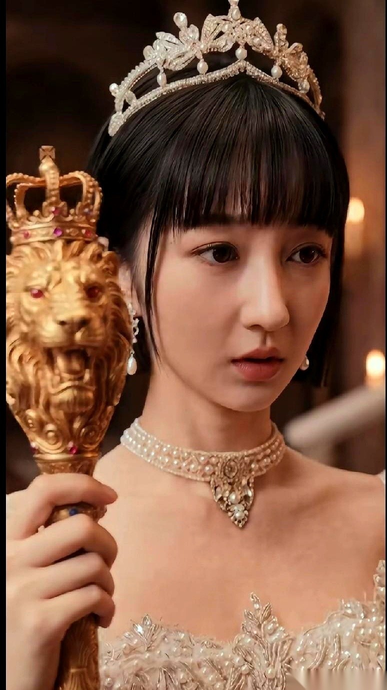 辛巴和他徒弟徐杰这出戏，越来越有味道了。 那边，师傅“狮子头”上新添了...