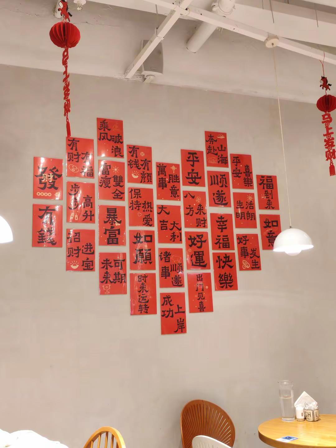 你问我会幸福吗  我想说歌名就是我的答案。林俊杰