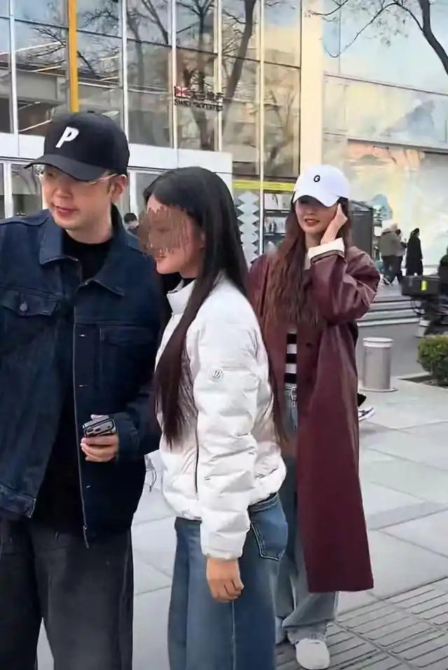 杜海涛求合影被路人拒，带沈梦辰追着跑，这波操作太圈粉？ ​