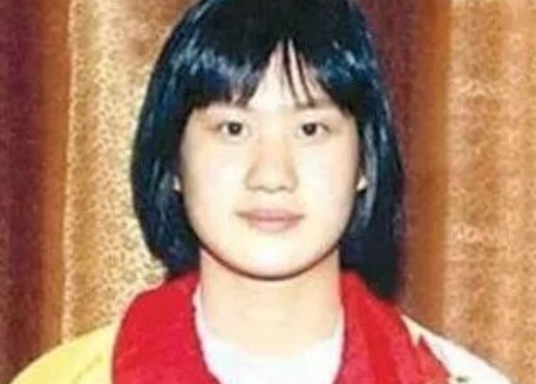 她曾夺32枚金牌却被开除国家队，名字还被作年号，退役之后，她才发现自己除了游泳什