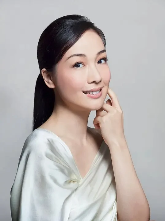 TVB视后江美仪生日月热闹不断，老友轮番相