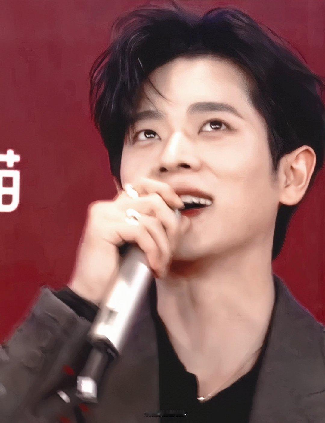 期待唱跳全能的磊磊[摸鱼撸猫]
青春芒果夜我们五少来啦！

#丞磊#/#青春芒果夜全阵容# ​