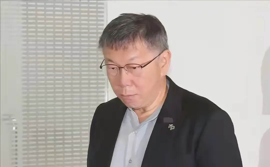9月8日二审结果还没出，陈佩琪明显先坐不住了！

就在今日（9月8日），台湾民众党创党主席柯文哲将迎来二审关键开庭，命运走向即将尘埃落定。

陈佩琪的长文，写的是丈夫的官司，落到纸面上的，却是一个家庭这一年多的疲惫、担心和无力感。家属会着急，会觉得委屈，这份情绪可以理解；但情绪再重，也不能代替证据，