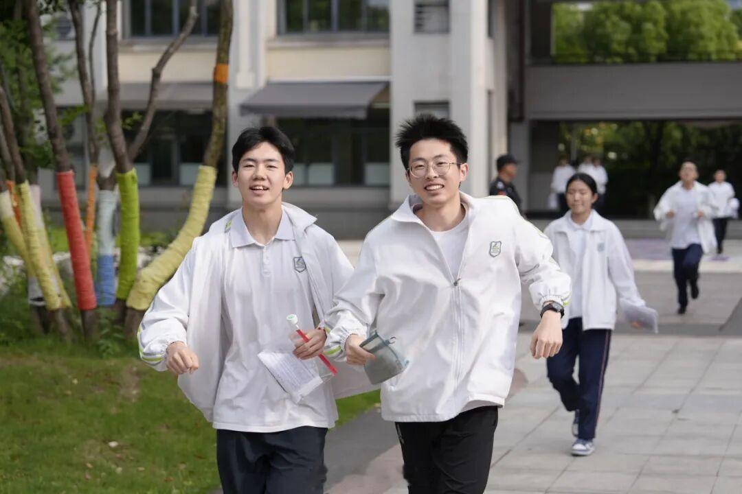 6月10日16时30分，随着地理选考结束铃声响起，2026年浙江高考顺...