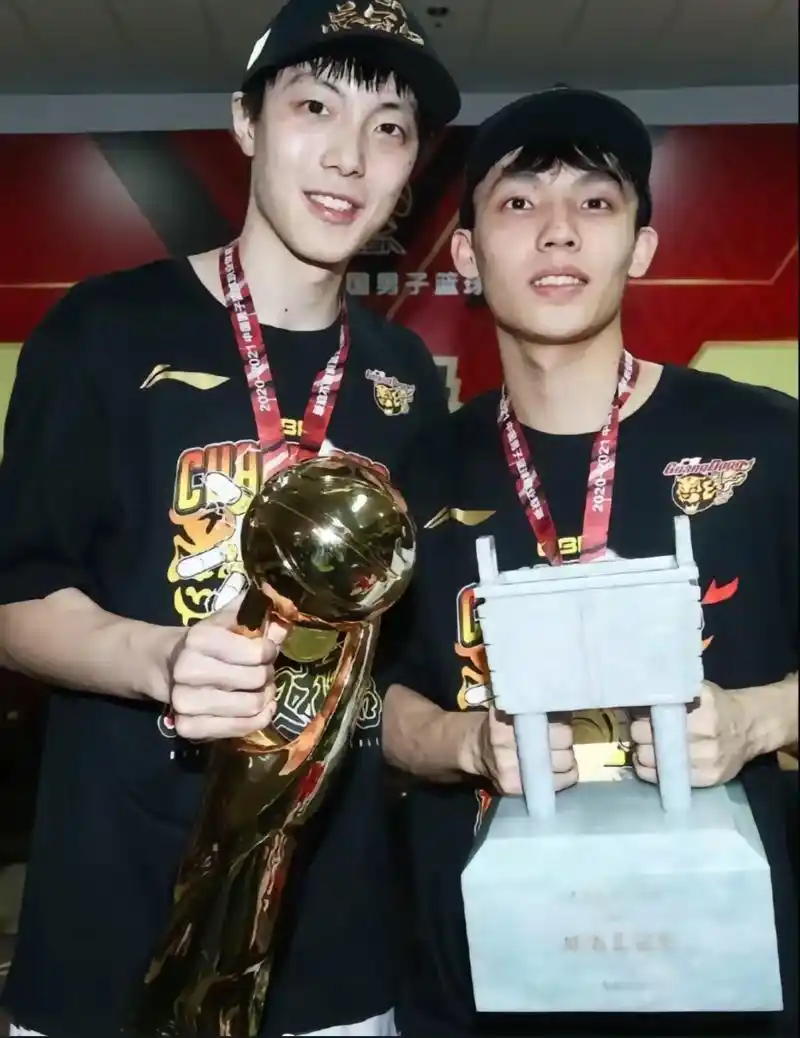 2026赛季CBA广东东阳光与上海久事球员实力对比 中锋：王少杰、焦泊...