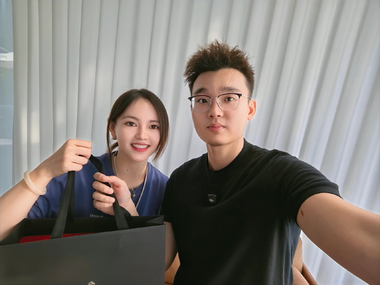 买到了，24999，尊贵的Mate XT2用户[喵喵] ​