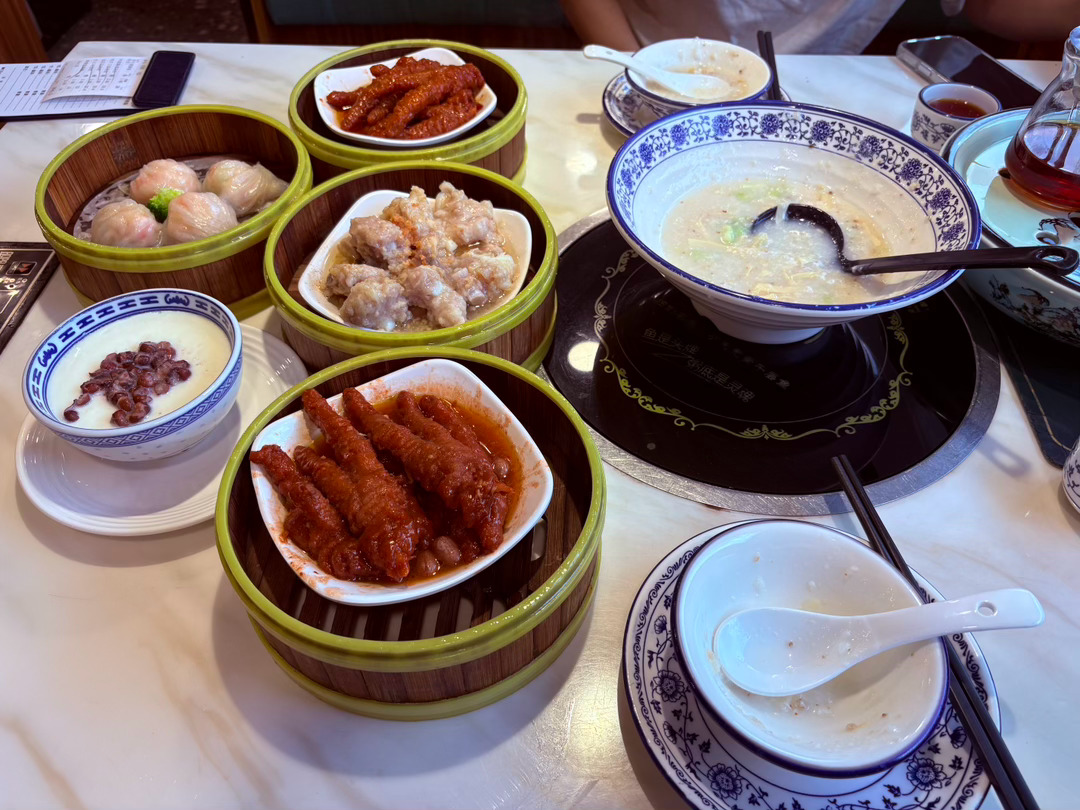 好开心好开心 上次跟cn吃这家店还是在去年了吧好像 忘记当时怎么在北京...