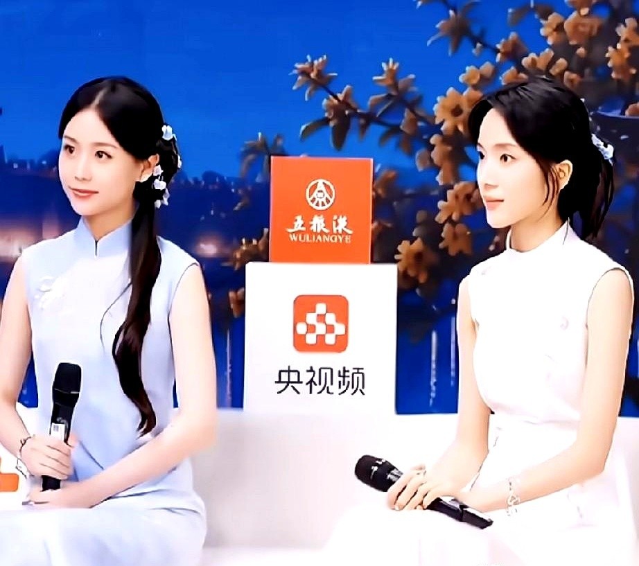 王晓慧接受了央视的采访并确认要参加今年的中秋晚会。
面对主持人当面挑明她以前完全没考虑过这方面的活动，她给出的理由是不想拒绝新体验，外加自己性格容易内耗焦虑。
外界把她突然改变主意的原因，归结于演了南枝的李思潼现在发展得挺好，这种猜测目前完全拿不出任何事实依据。
明星面对镜头，话术往往包装得很讨巧。